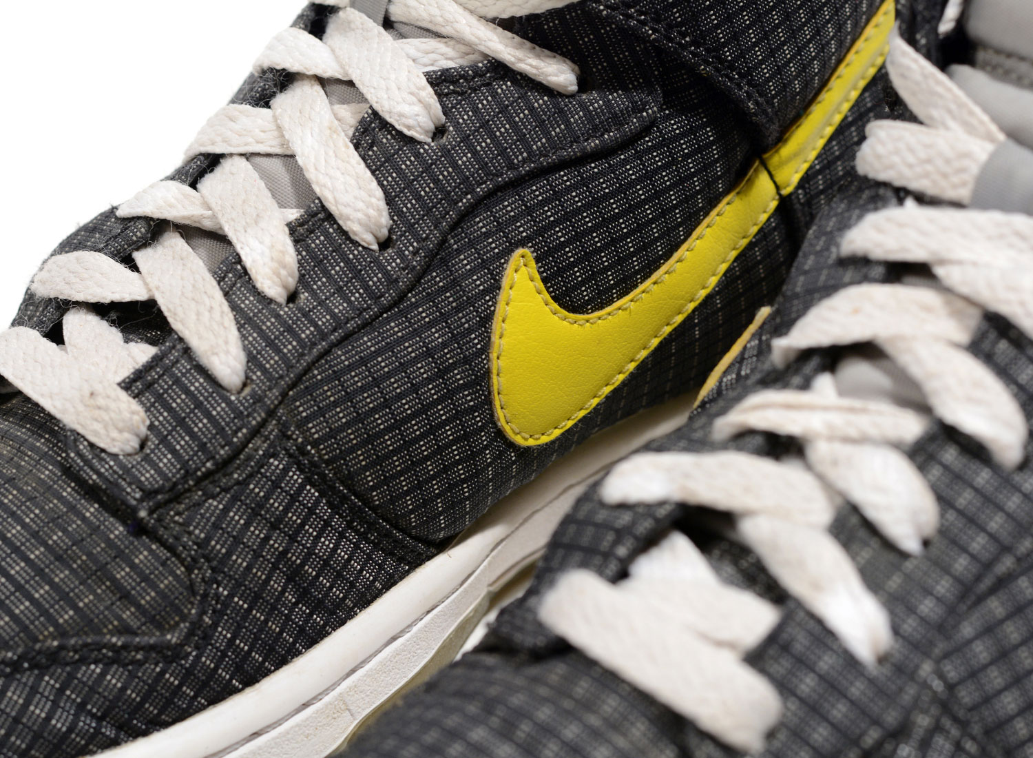 yellow and gray dunks