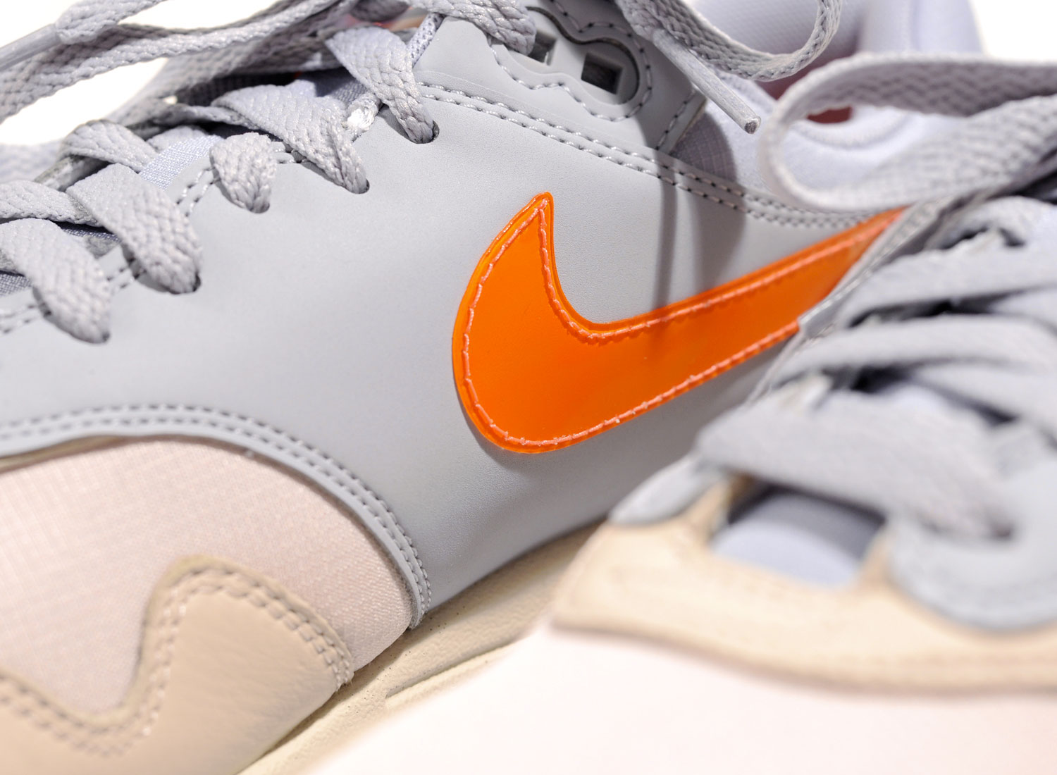 air max 1 desert sand