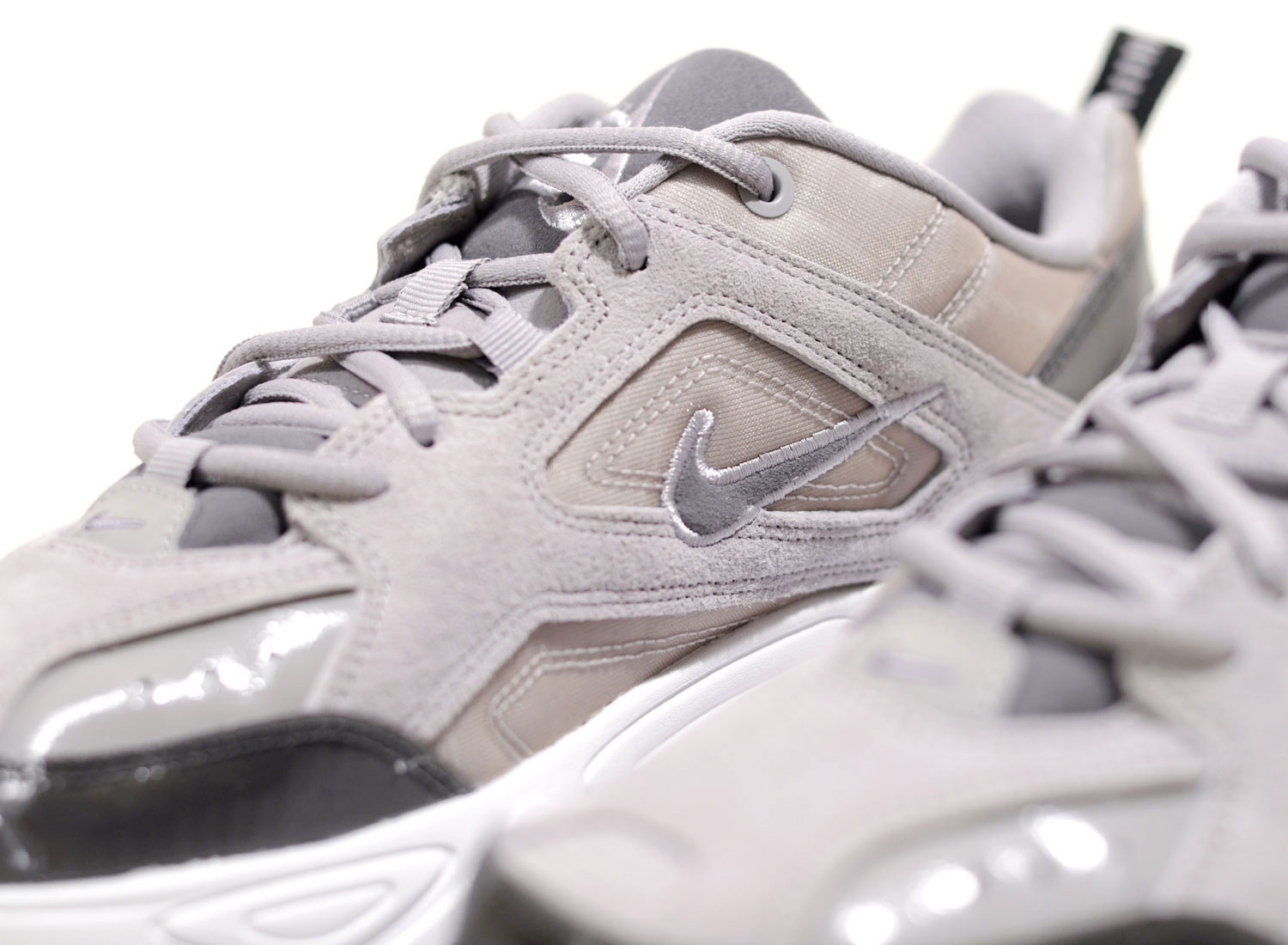 nike studs shoes