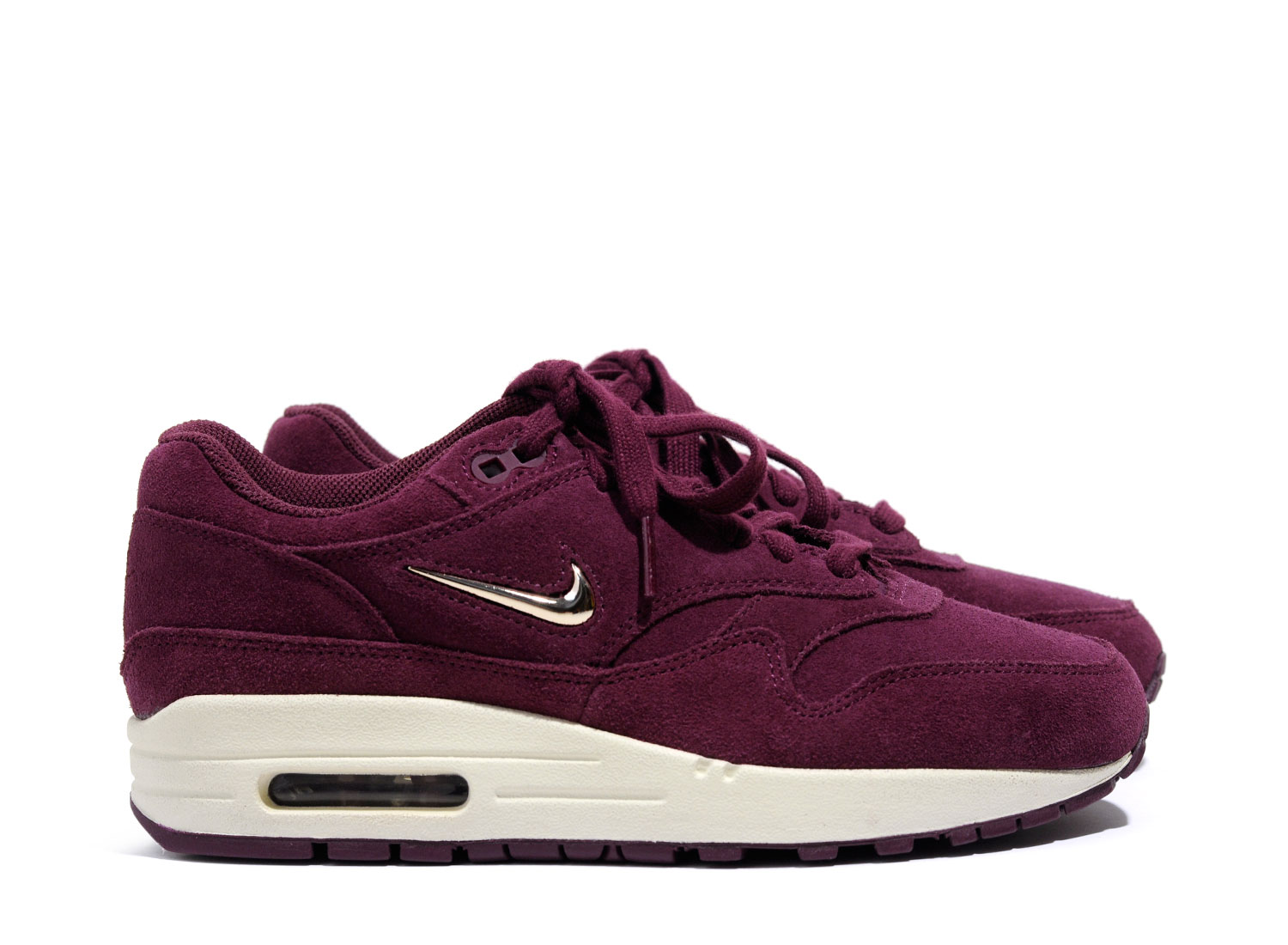 air max 200 bordeaux on feet