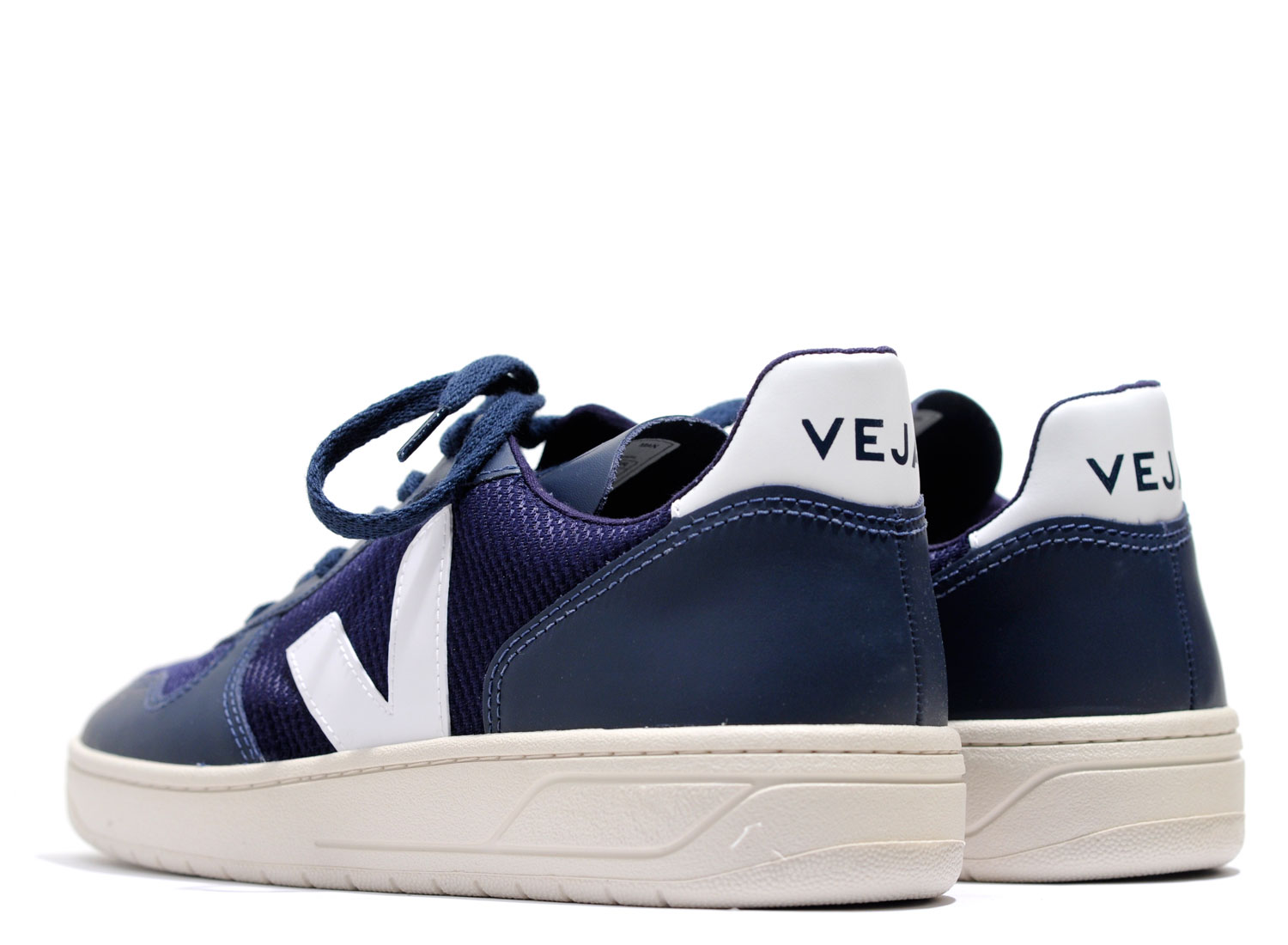 veja v10 mesh white