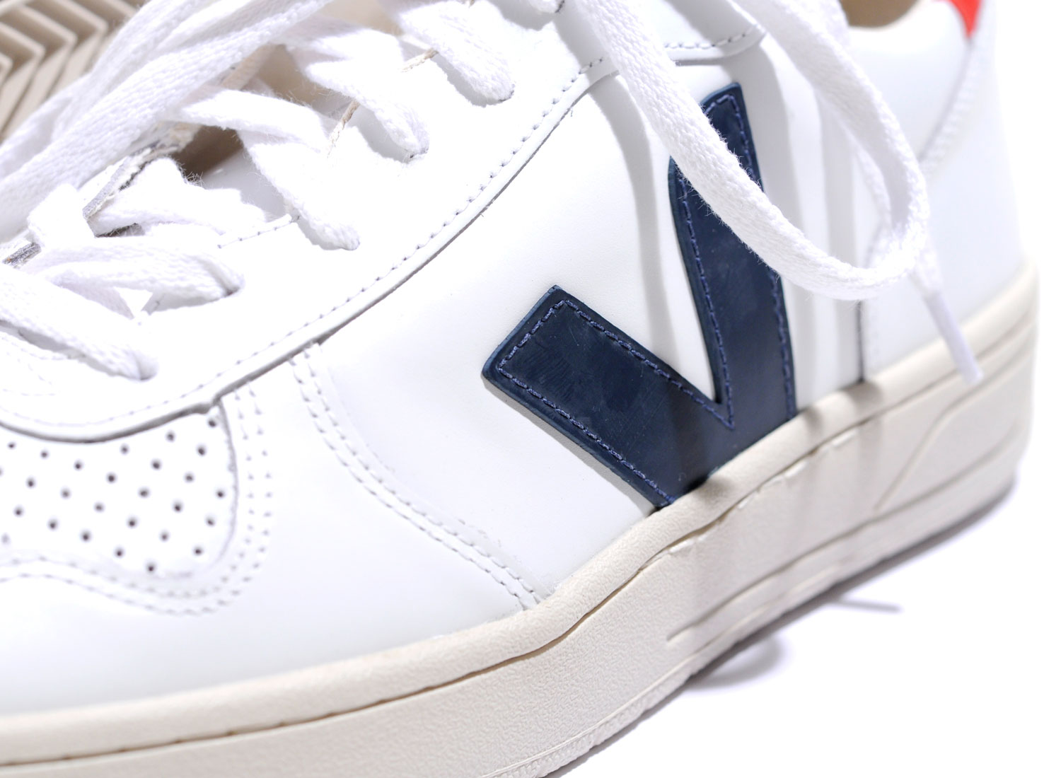 veja v 10 leather extra white nautico pekin