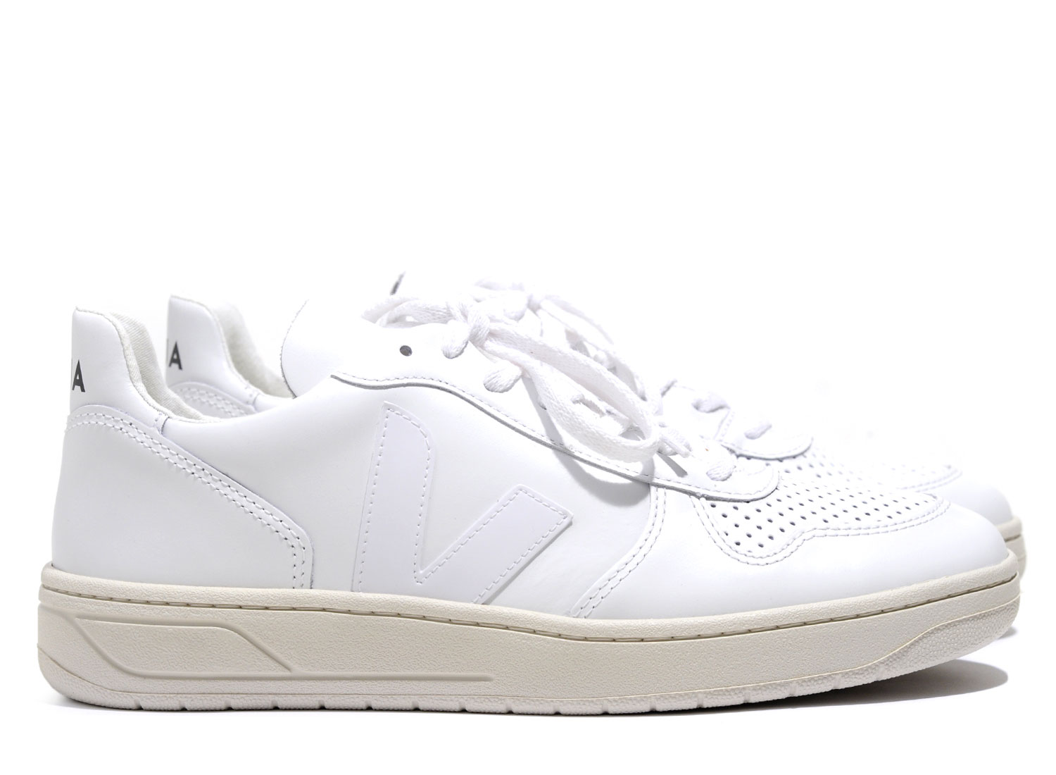 veja v10 white mono