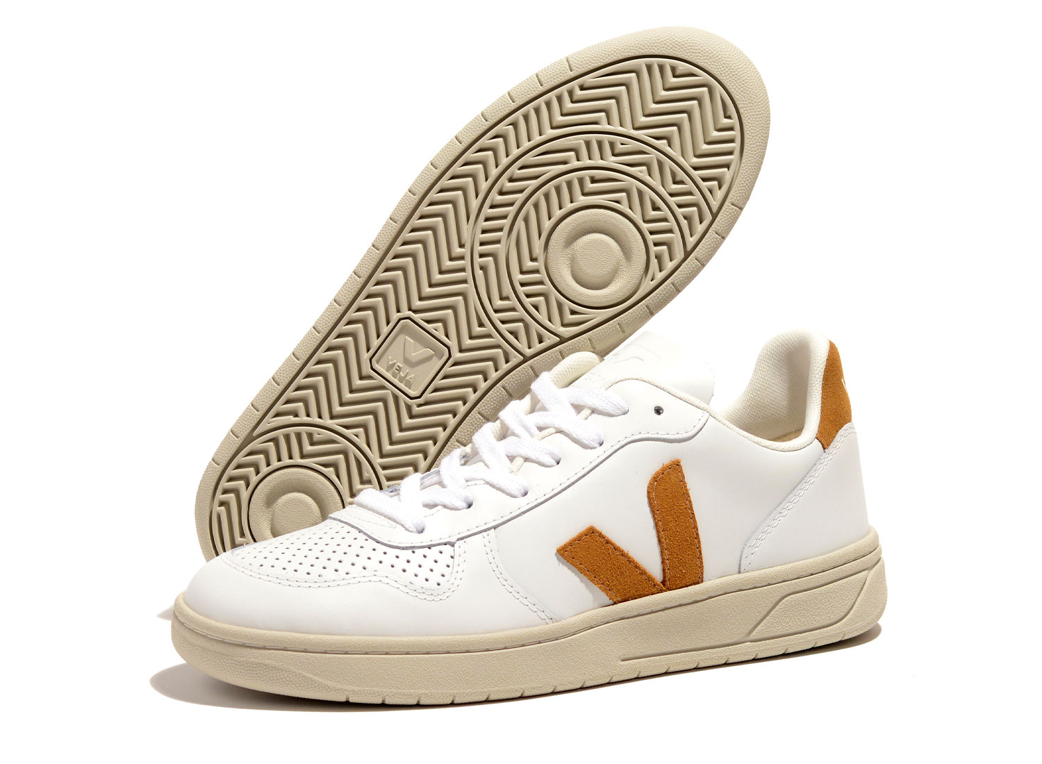 veja v10 suede camel white