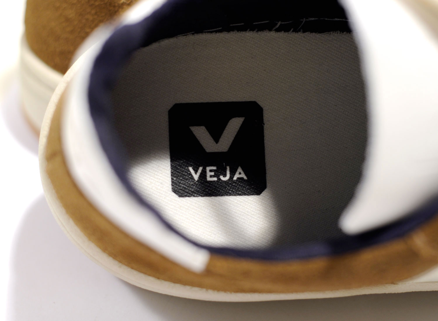 veja v10 brown