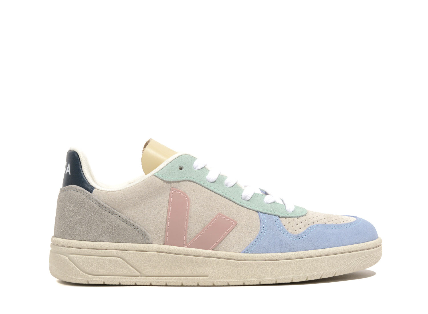 veja tan suede