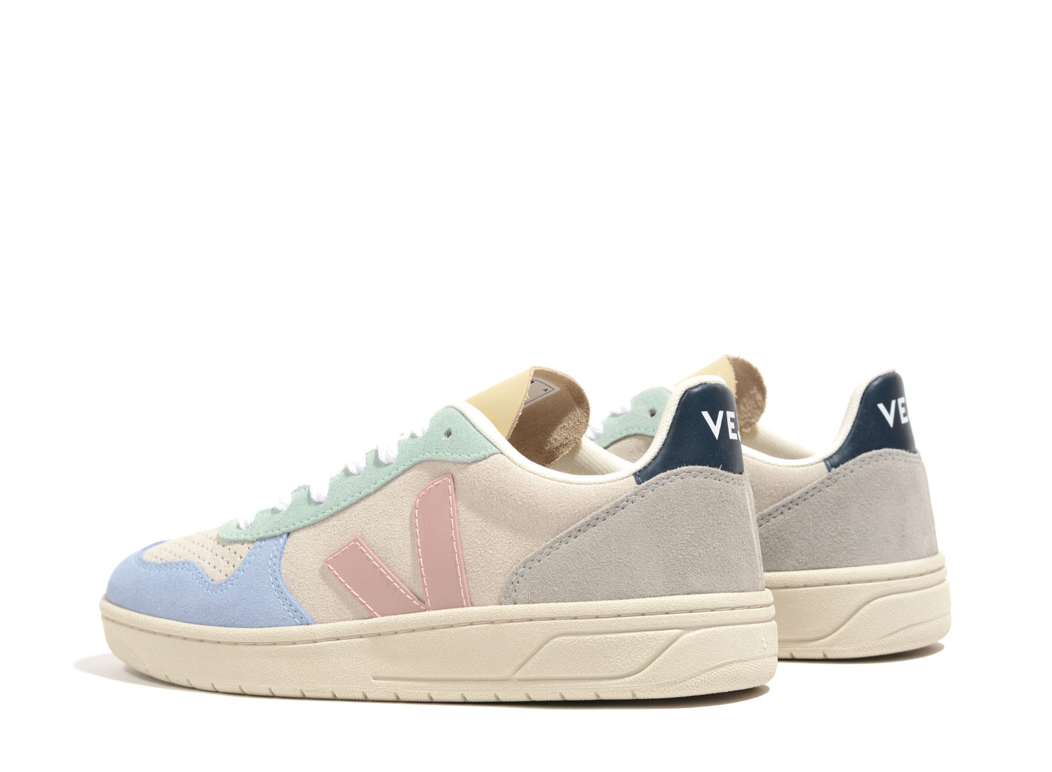 veja tan suede