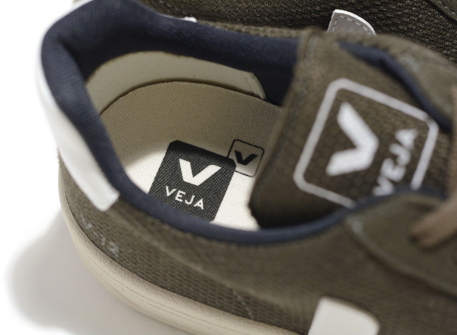 veja v12 mesh olive