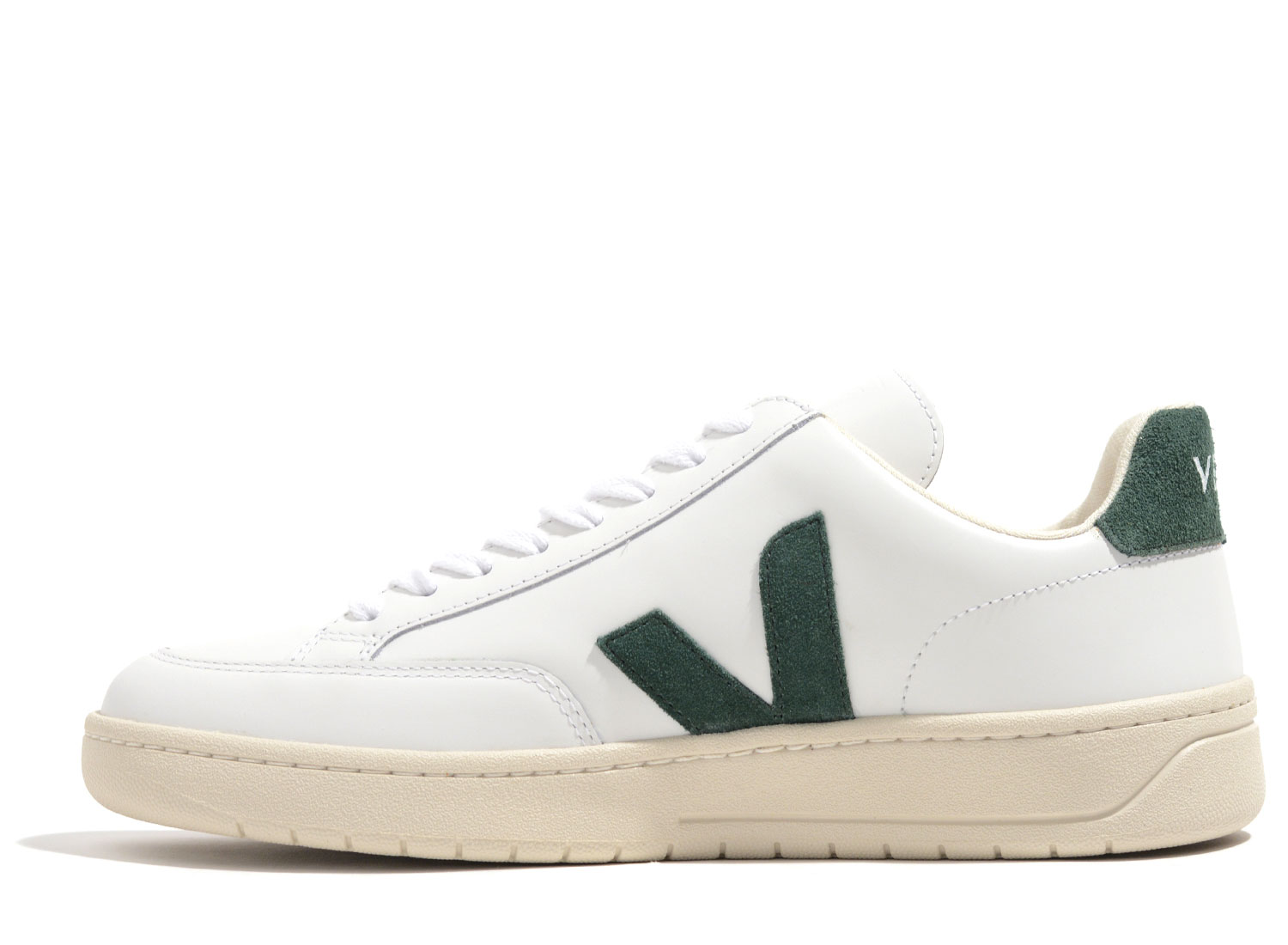 veja v12 leather