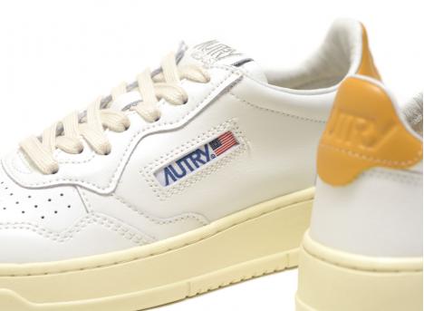 Autry Medalist Low LL70 Leather White / Honey Yellow