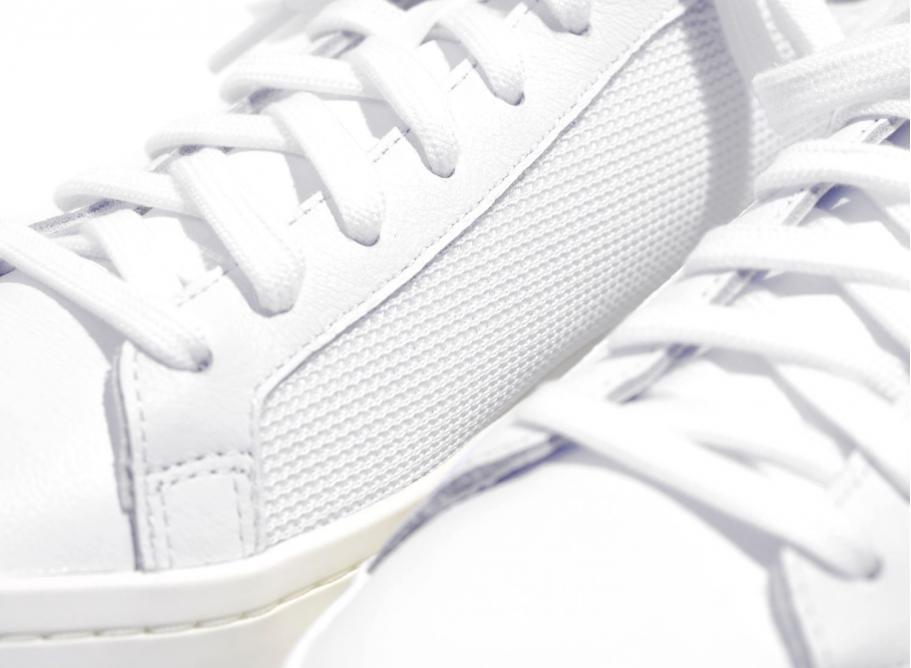 Adidas court vantage trainers white mono suede discount