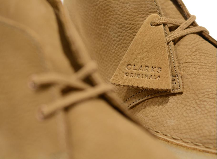 clarks desert boot oak nubuck