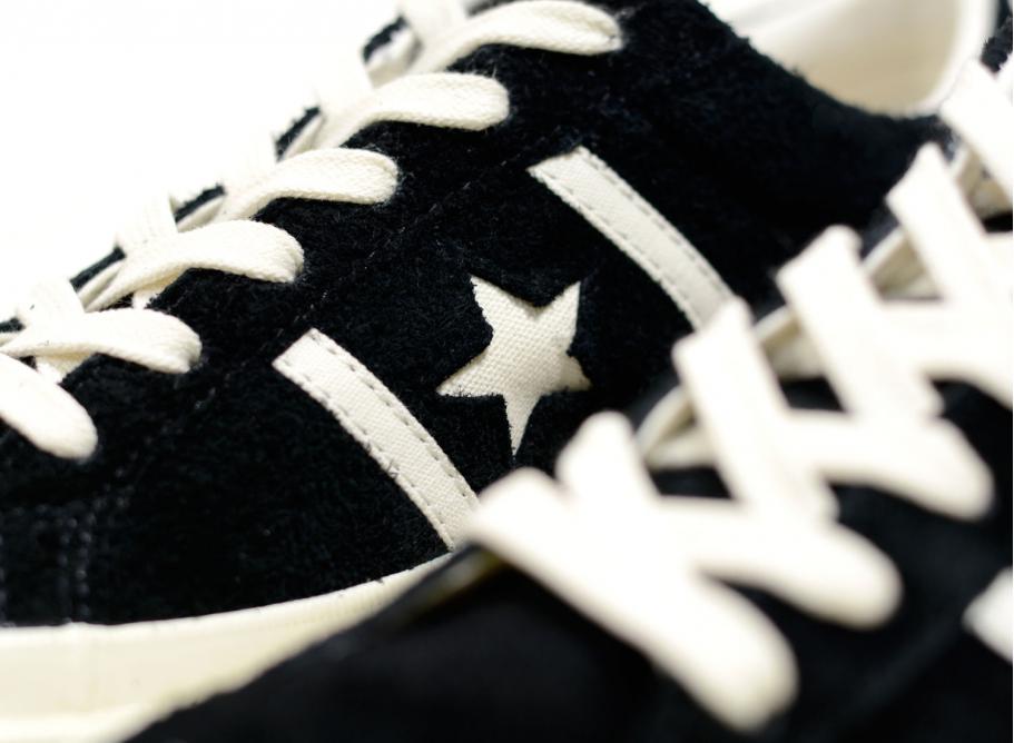 Does academy discount sell converse