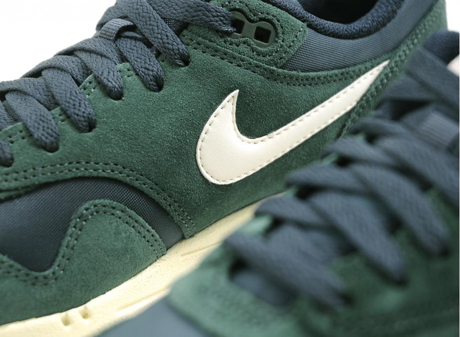 nike air max 1 essential pro green