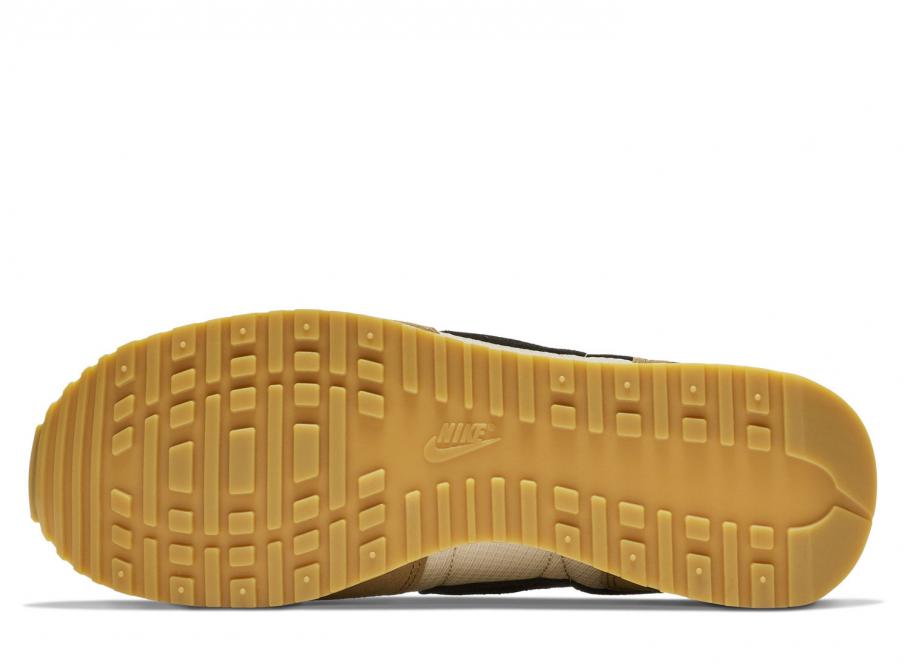 Nike air vortex golden sand top