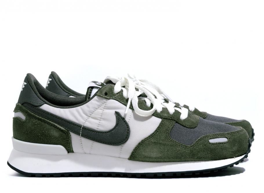 nike air vortex khaki