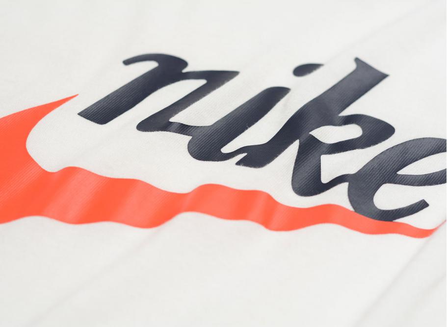 Nike heritage logo cheap