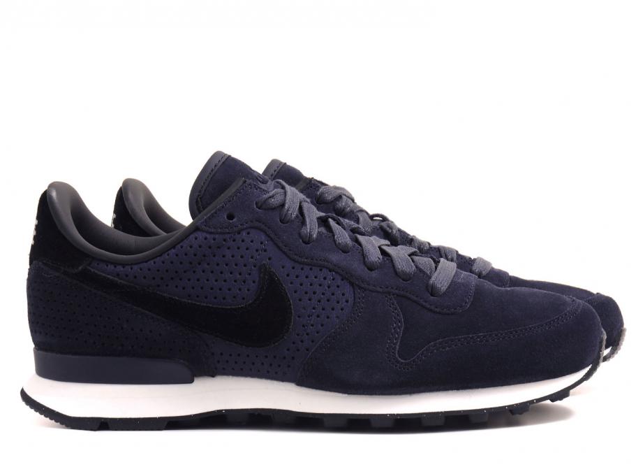 nike internationalist lx