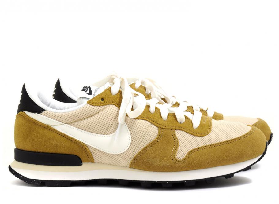 nike internationalist gold