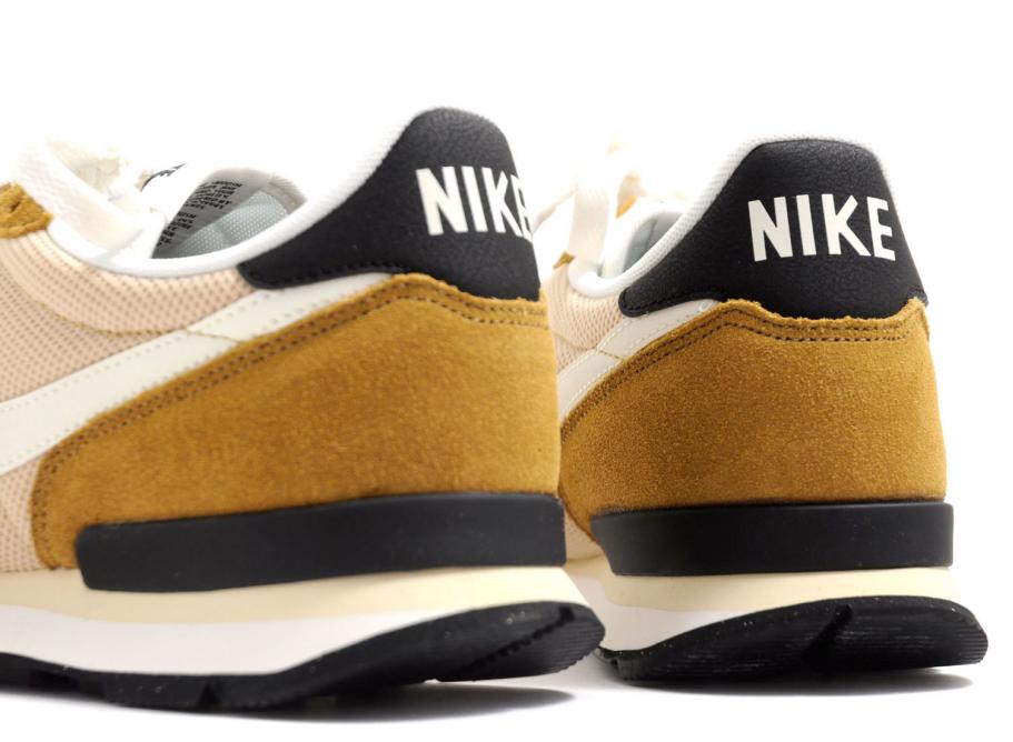 nike internationalist vegas gold