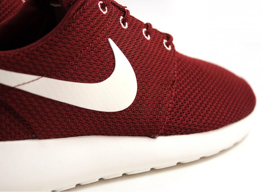 nike roshe run bordeaux