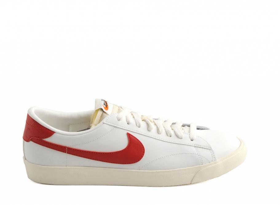red nike tennis