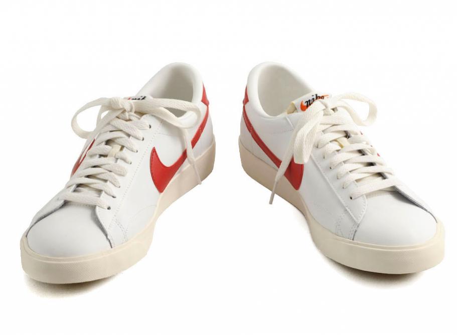 white nikes with red swoosh