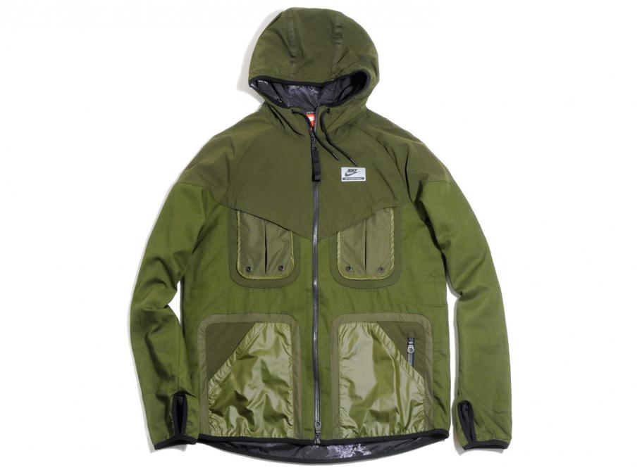 nike international windrunner