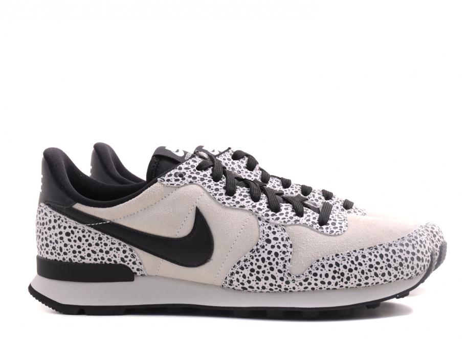 nike wmns internationalist prm