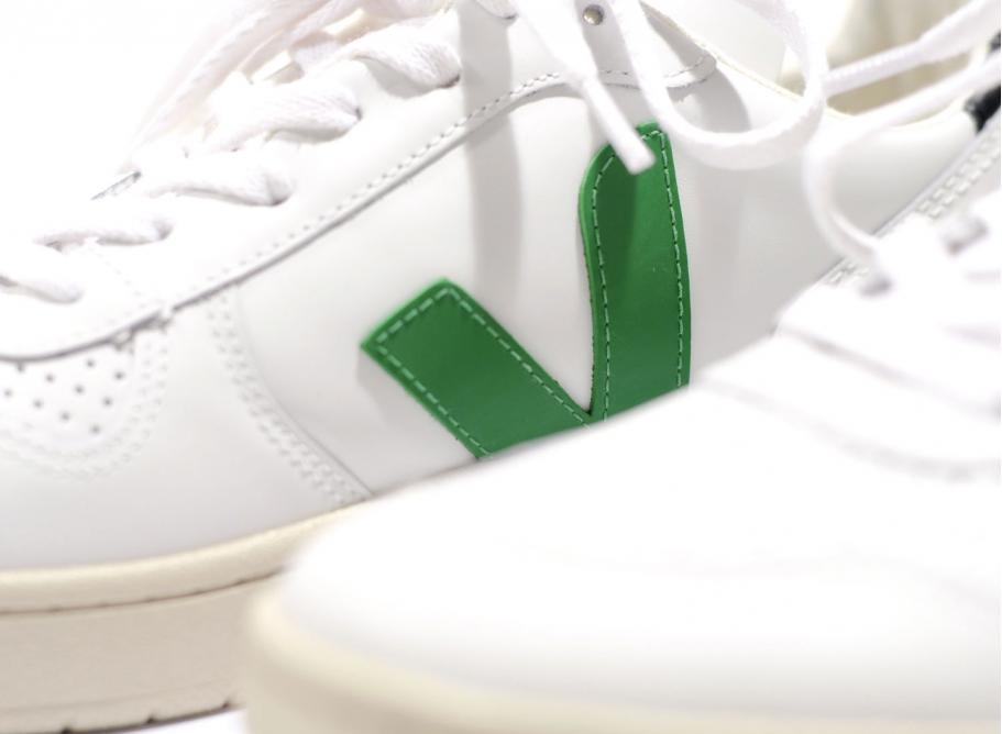 Veja v10 extra white emeraude black sale