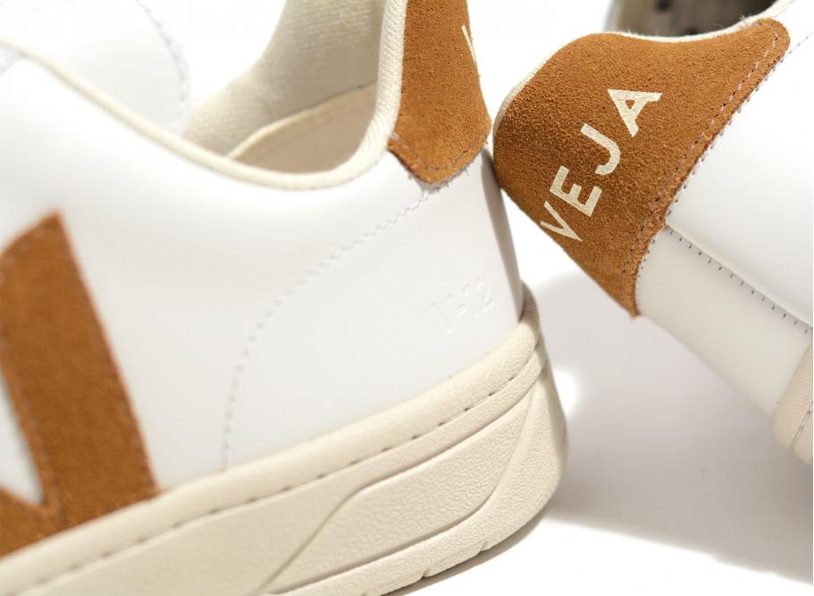 Veja v12 b hotsell mesh white desert
