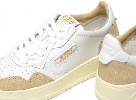 Autry Medalist Low PK02 Leather Sparked White / Ecru