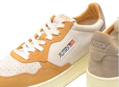 Autry Medalist Low TS24 Tricolor Suede Brnmus / Ant