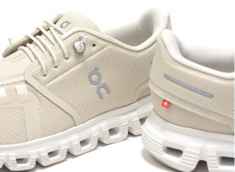 On Running Cloud 6 Pearl / White