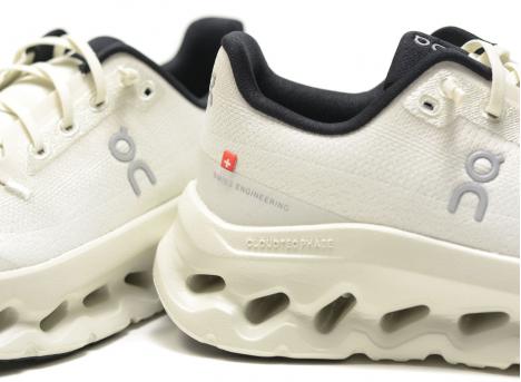 On Running Cloudtilt Women Pearl / Ice