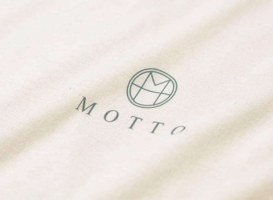 Motto Logo Tee Mermaid Natural - Novoid Plus
