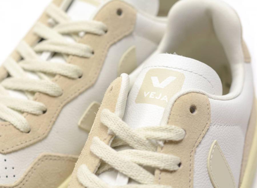 Veja V90 Leather Extra White / Pierre - Veja