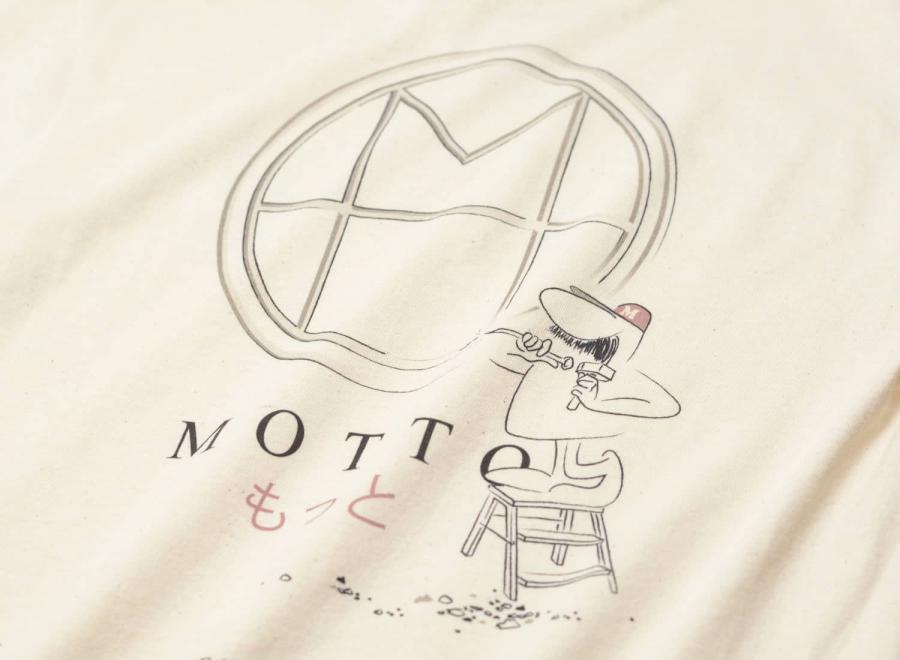 Motto Logo Tee Engraved Beige - Novoid Plus