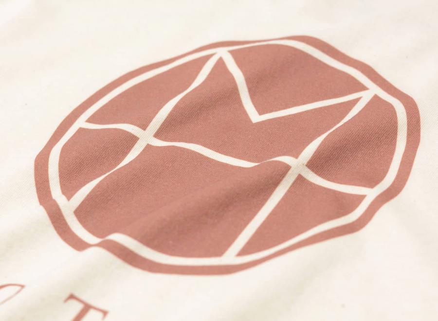 Motto Logo Tee Choco Natural - Novoid Plus