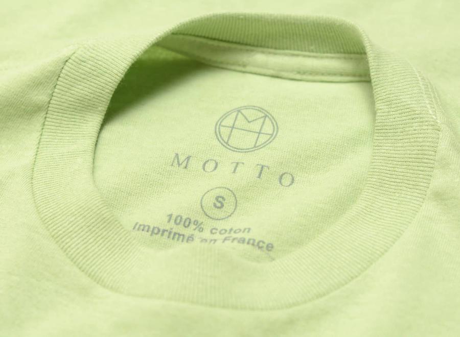 Motto Logo Tee Engraved Pistache - Novoid Plus