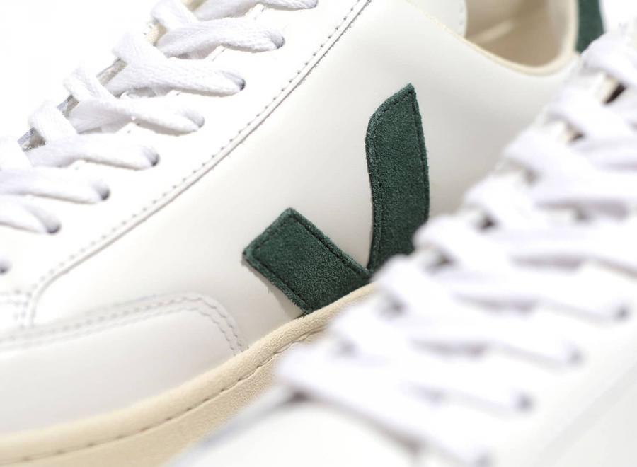 Veja V12 Leather Extra White / Cyprus - Veja
